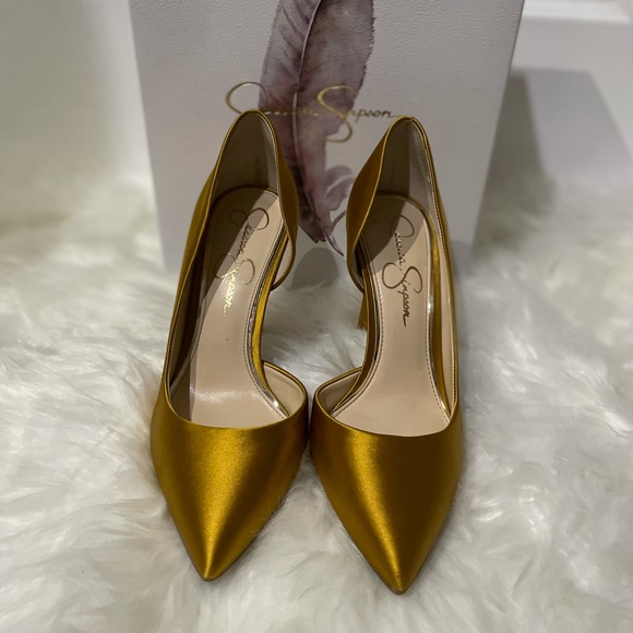 Jessica Simpson D’Orsay Pump - Picture 2 of 6